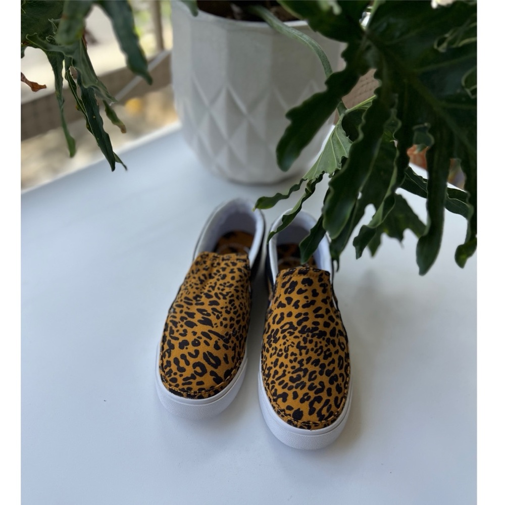 NEW Nike womens Court Legacy Leopard Slip-On size:6.5